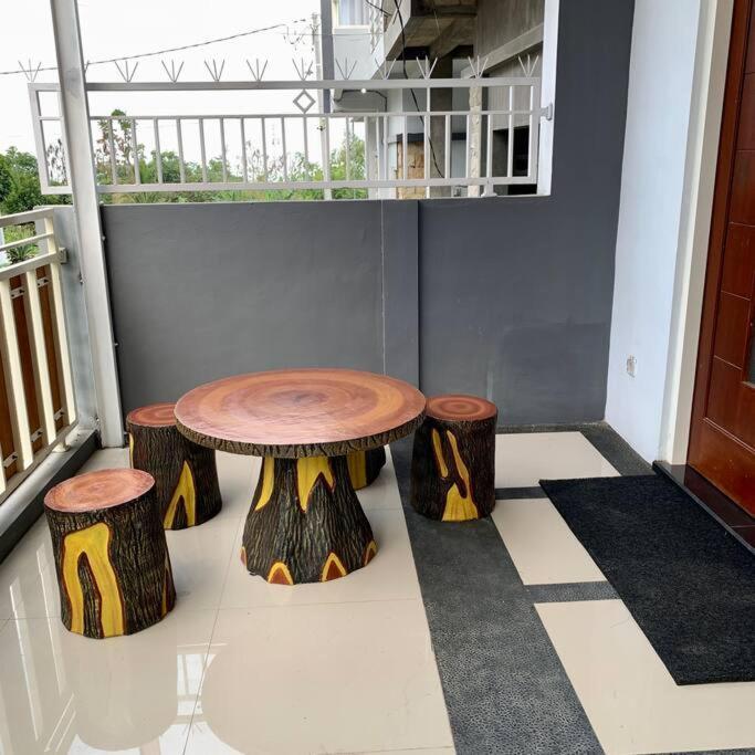 Kayz Villa Batu Dengan Kolam Renang Pribadi Exterior foto